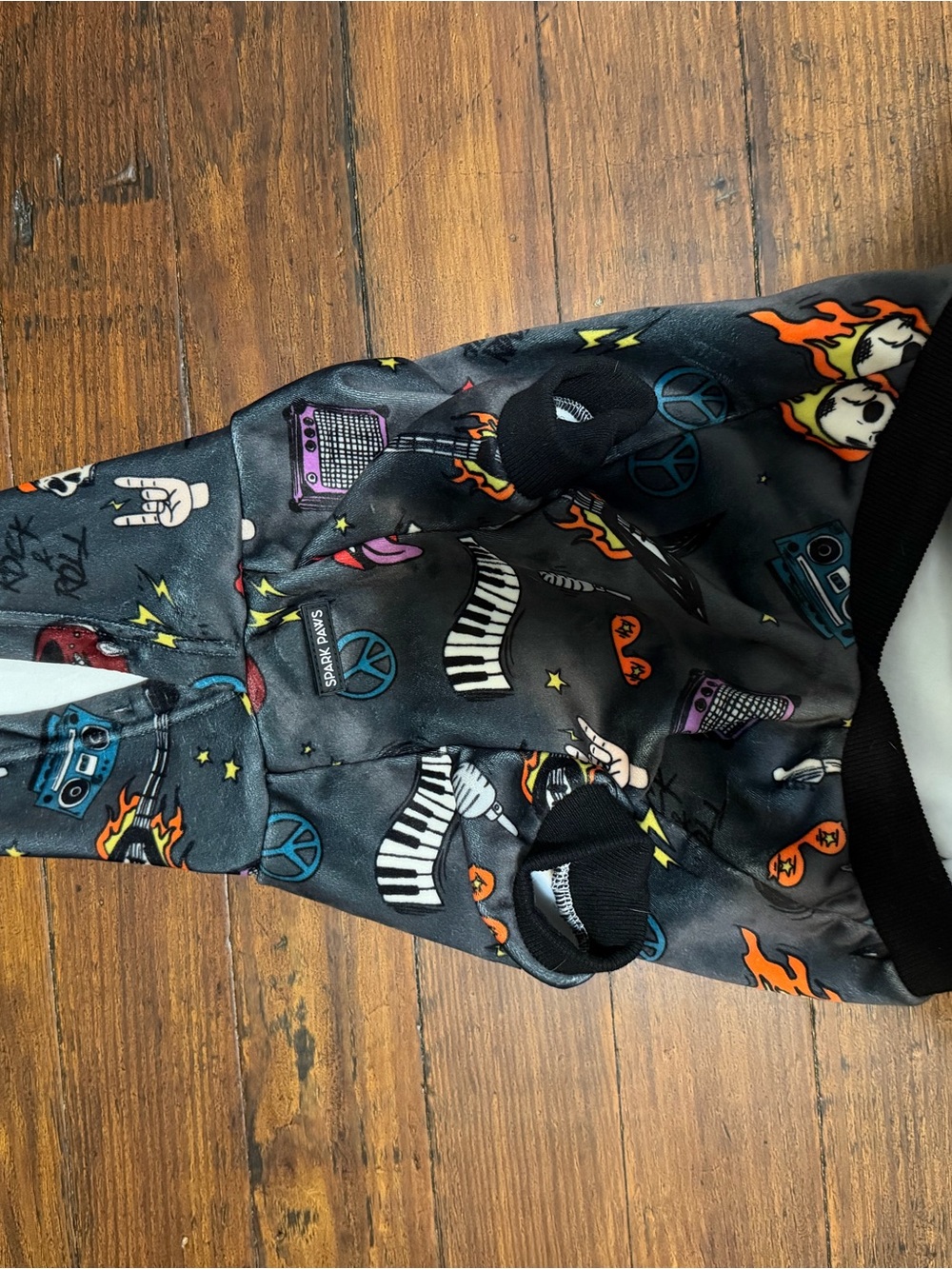 Rock-Inspired Black Dog Hoodie with Graphic Print